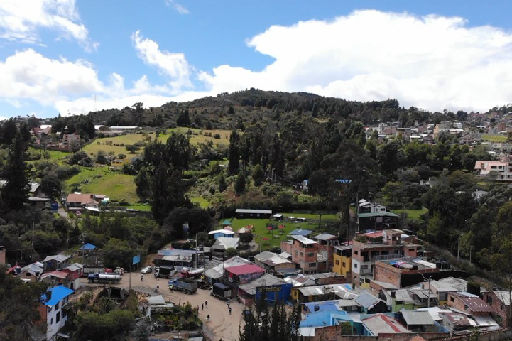 Imagen de dron zona de atención de la emergencia vía a La Calera
