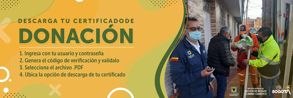 funcionarios IDIGER entregando kit a ciudadano