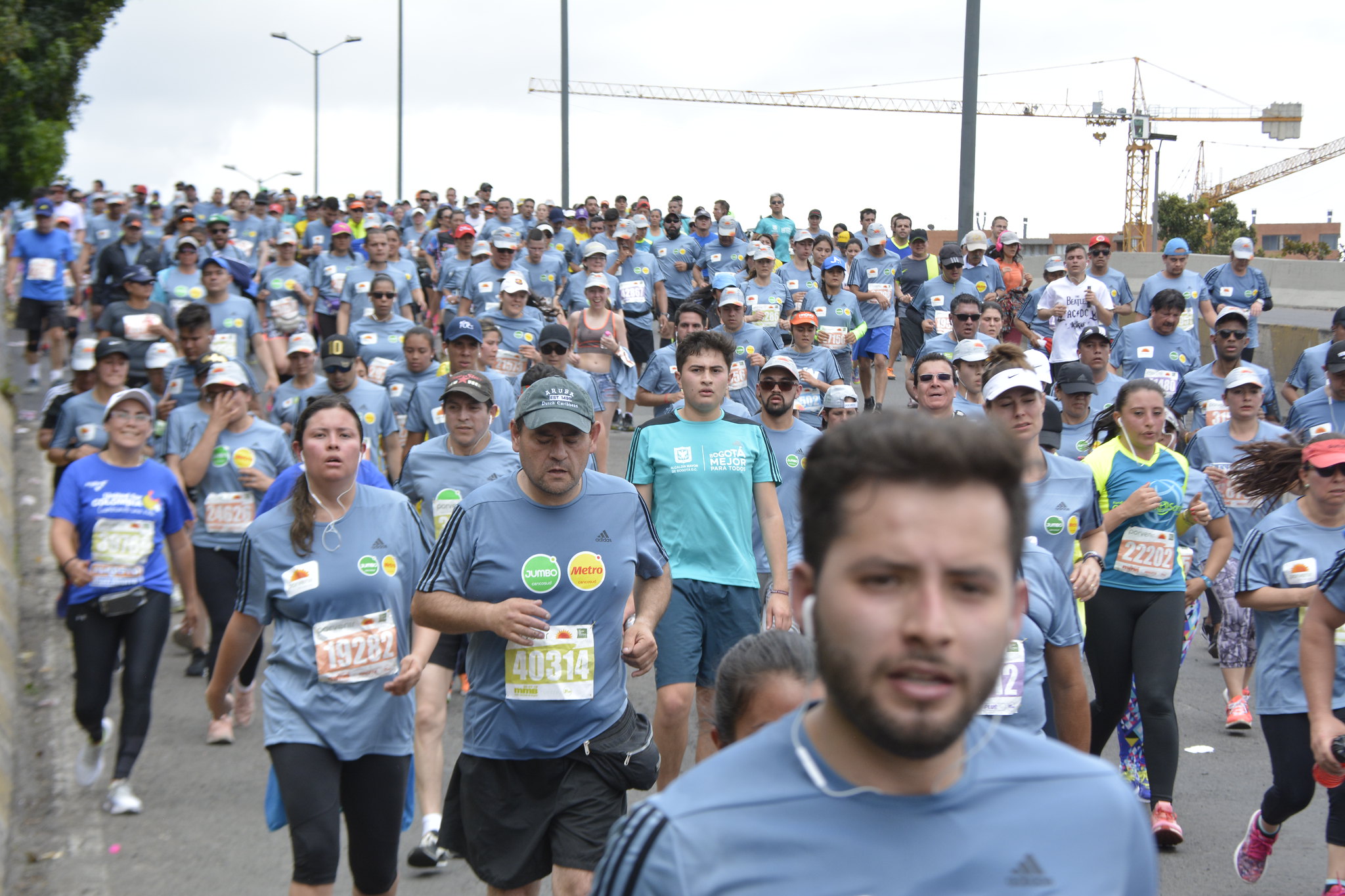 Aglomeración personas por maratón