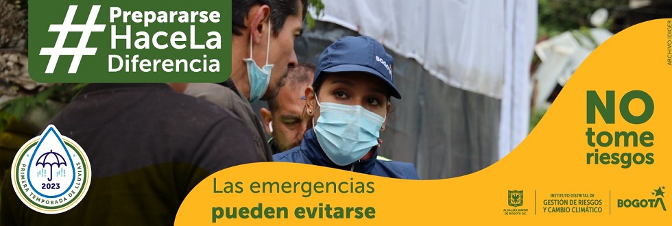 funcionaria IDIGER con la comunidad