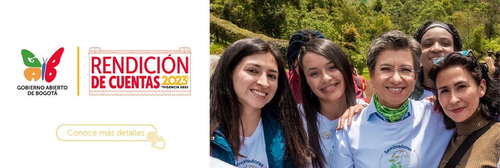 alcaldesa con 2 mujeres